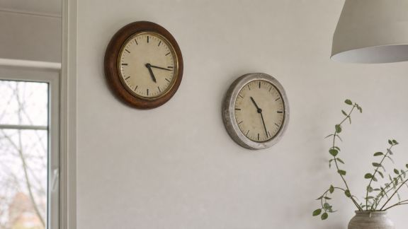 Les horloges murales rétro : un atout charme pour votre déco
